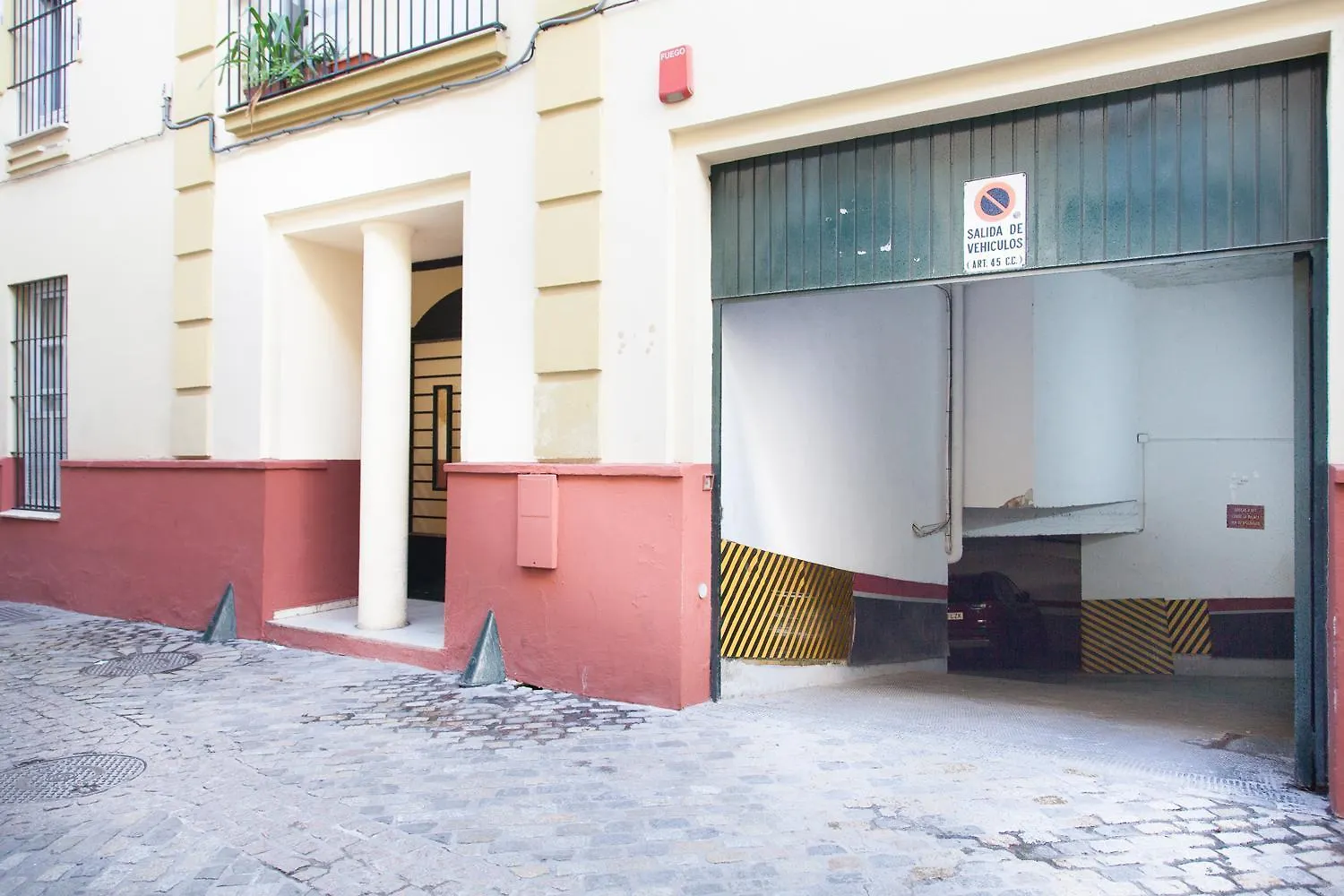 Isg Apartments Conde De Ibarra 12 Free Parking セビリア 0*,