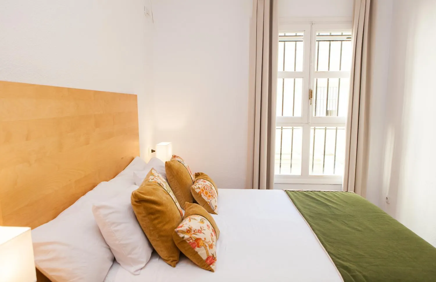 Isg Apartments Conde De Ibarra 12 Free Parking セビリア