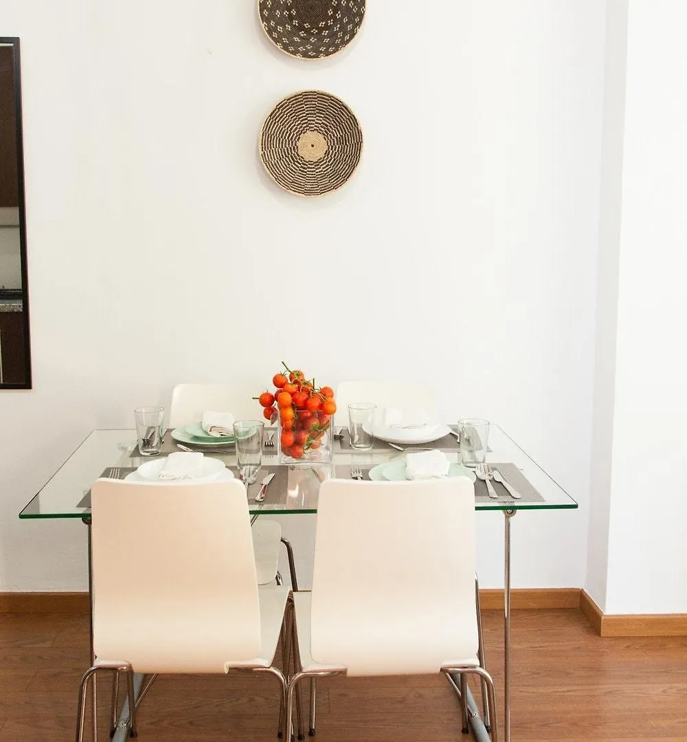 Isg Apartments Conde De Ibarra 12 Free Parking セビリア 0*,  スペイン
